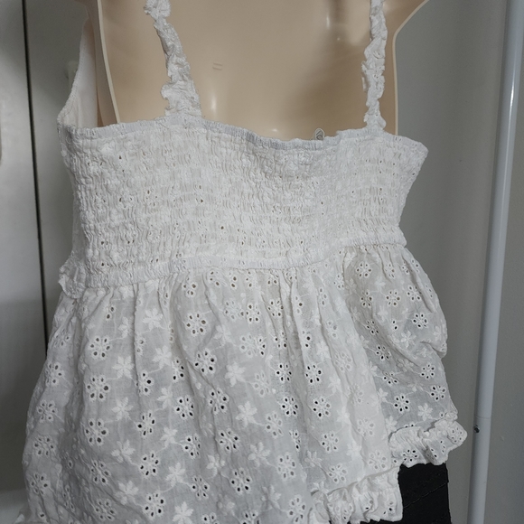 Aus 12 Ally White Crochet Lace Look V Neck Sleeveless Top - Picture 4 of 16